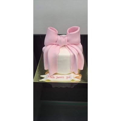 Τούρτα Ζαχαρόπαστας Φιόγκος  για 25 καλεσμένους ένας οροφος