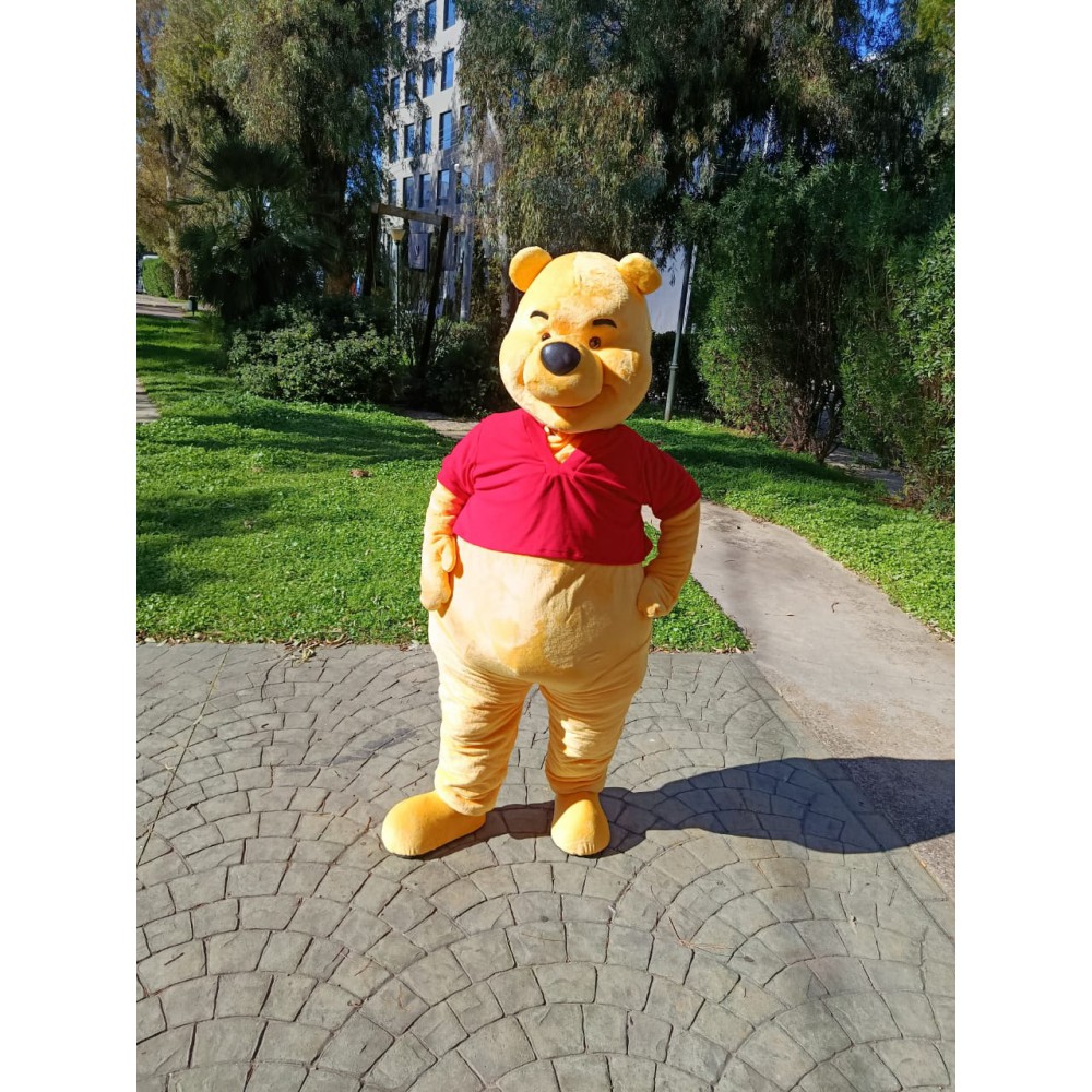 Μασκώτ Γουίνι στην εκκλησία 1h 