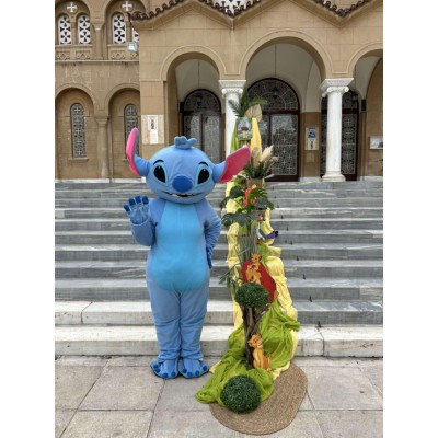 Μασκώτ Stitch στην εκκλησία 1h 