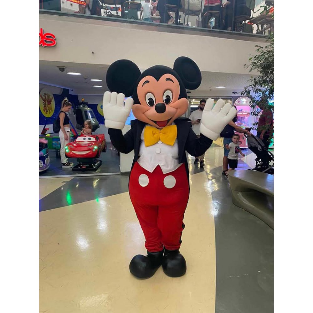 Μασκώτ Μίκυ στην εκκλησία 1h 