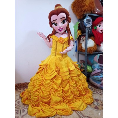 Μασκώτ Πεντάμορφη  στην εκκλησία 1h 