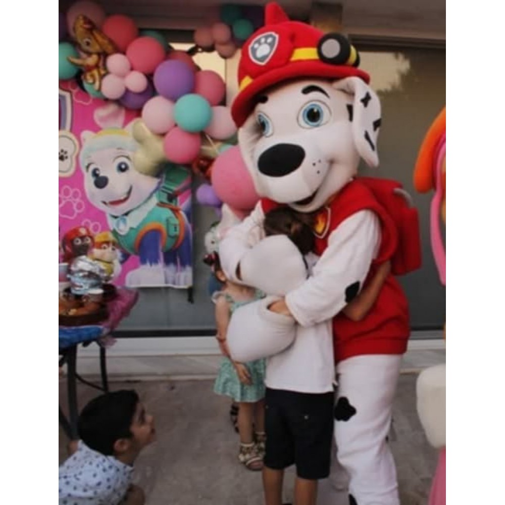 Μασκώτ Μάρσαλ στην εκκλησία 1h 