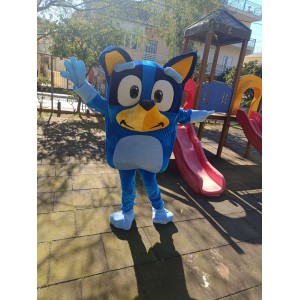 Μασκώτ Bluey στην εκκλησία 1h