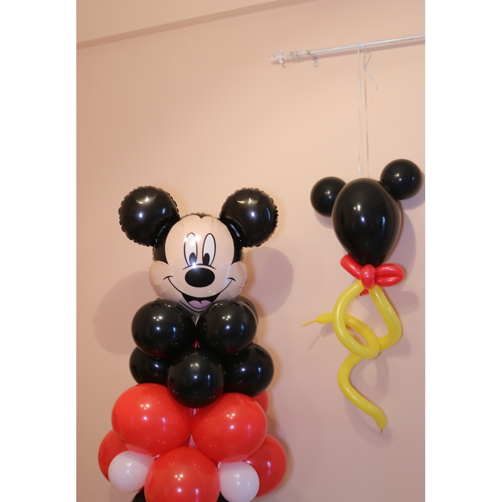 Συνθεση μπαλονιων Mickey small size με το προσωπο του ηρωα Centerpiece με το θεμα και την ηλικια 