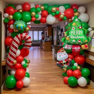 Αψιδα με χριστουγεννιατικη  συνθεση μπαλονιων 